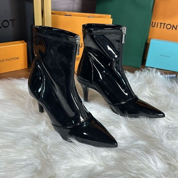 New heeled patent leather ankle booties - Picture 2 of 8